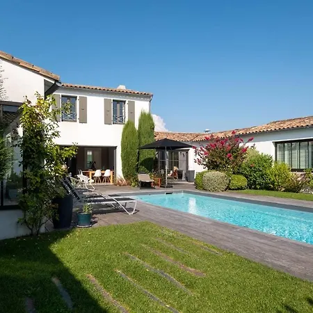 Superbe Maison D'architecte Autour De Sa Piscine Chauffee *