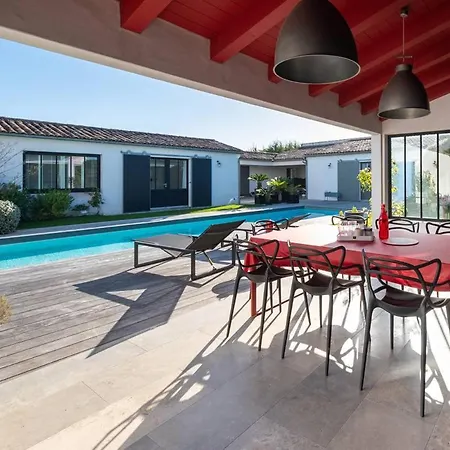 Superbe Maison D'architecte Autour De Sa Piscine Chauffee Vila La Flotte