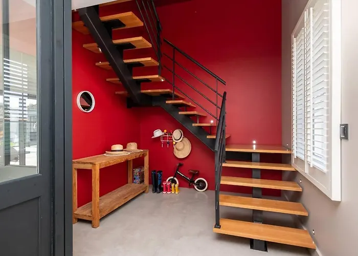 Superbe Maison D'architecte Autour De Sa Piscine Chauffée Villa La Flotte