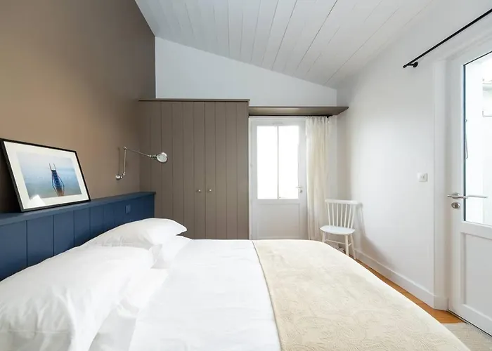 Superbe Maison D'architecte Autour De Sa Piscine Chauffée Villa *